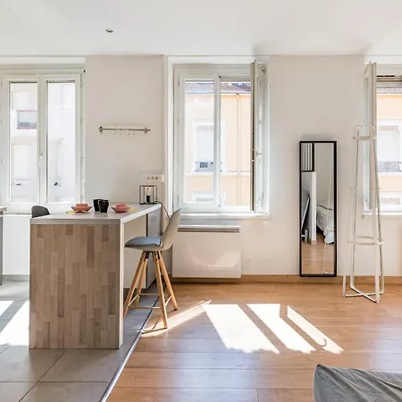 Kao Flat * Lyon